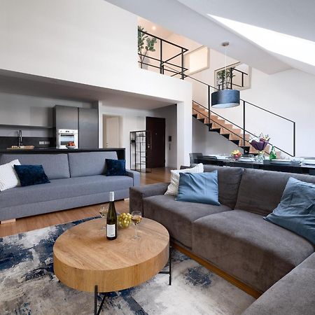 Two-Level Apart With A Terrace Near The Vltava River Prague Exterior photo