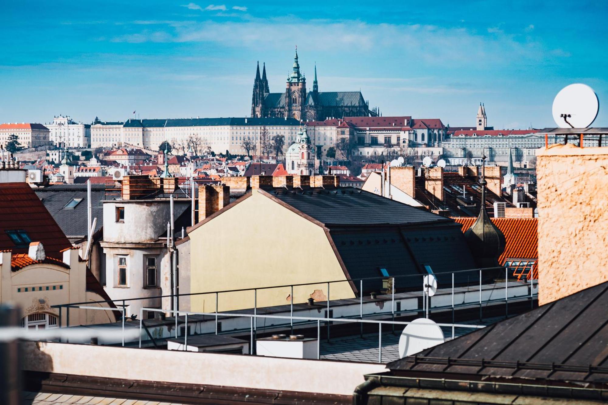 Two-Level Apart With A Terrace Near The Vltava River Prague Exterior photo