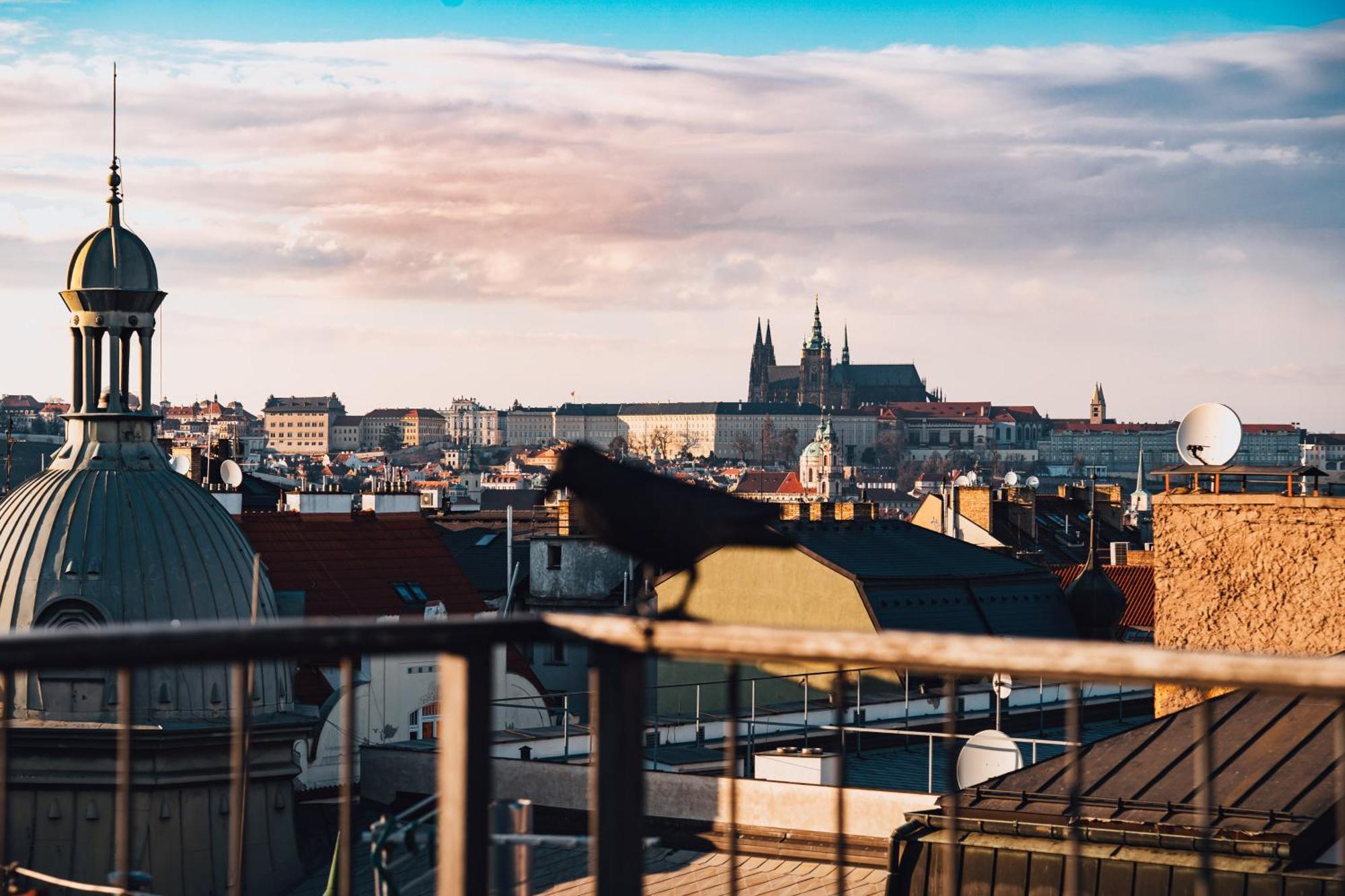 Two-Level Apart With A Terrace Near The Vltava River Prague Exterior photo
